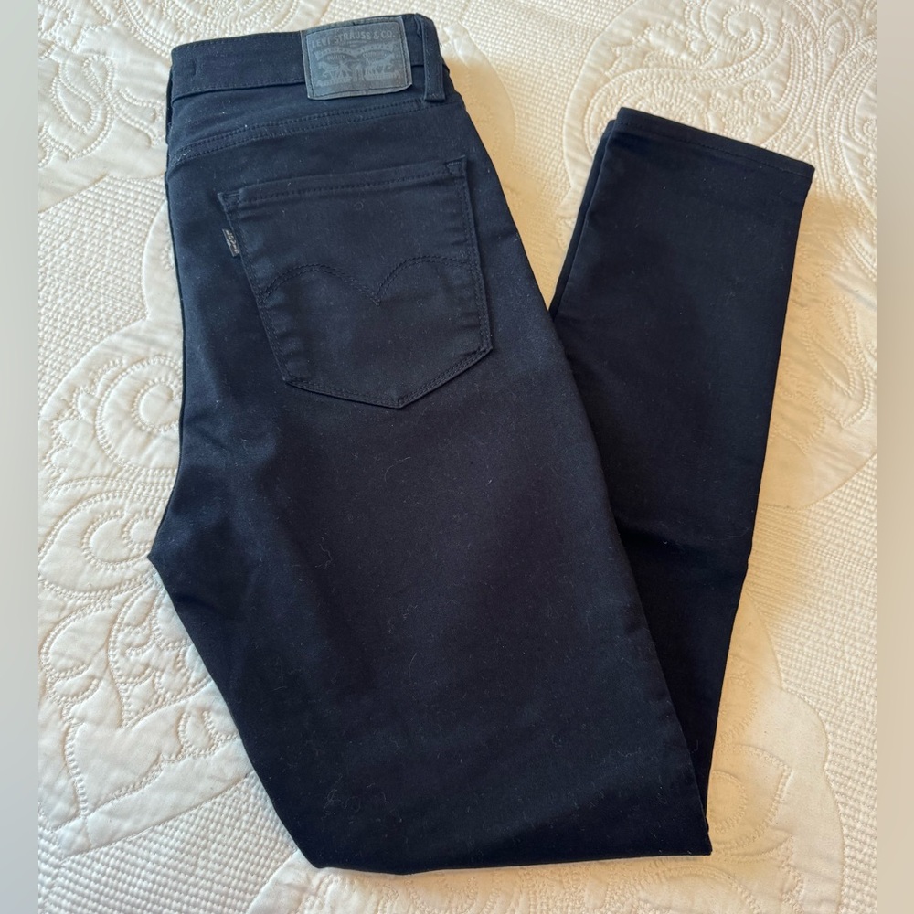Women’s Levi’s 721 High Rise Skinny size 30 - like new